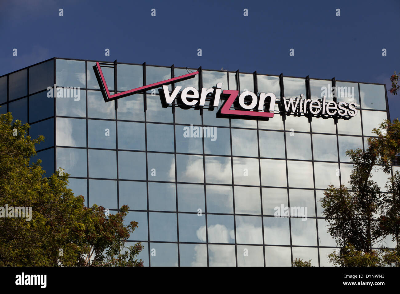 Is Verizon Wireless the Best Cell Phone Provider? Our Honest Review