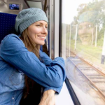 Dlaczego rezerwacja podróży pociągiem z wyprzedzeniem jest kluczem do bezstresowej podróży